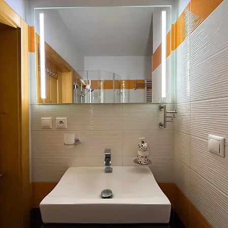 Apartment Magenta